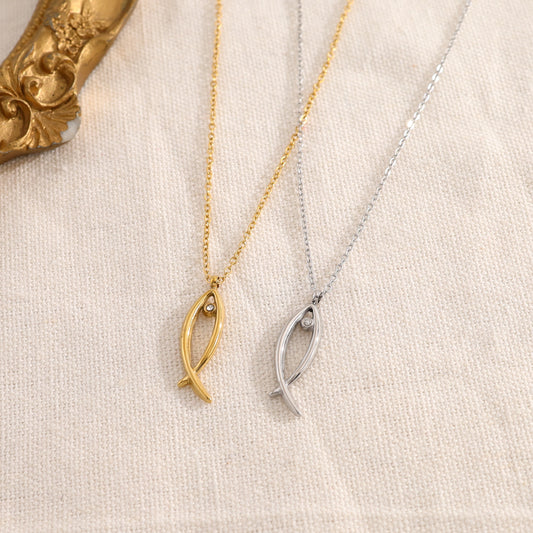 Collier chaîne argentée pendentif poisson