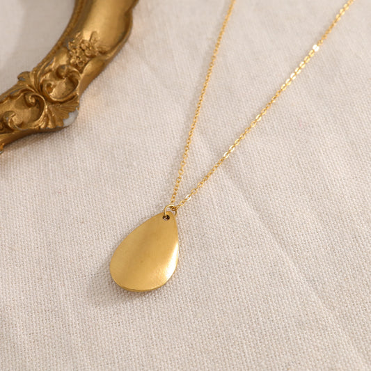 Collier chaîne dorée pendentif brossé