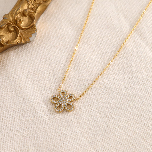 Collier doré fleur à 5 pétales orné de strass