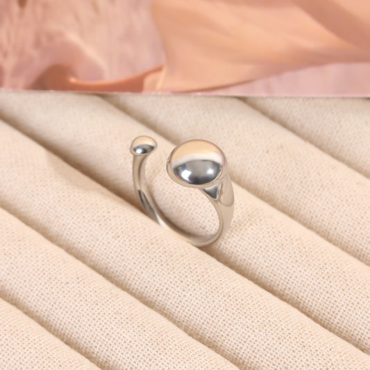 Bague Argentée Ouverte À Boules Minimalistes