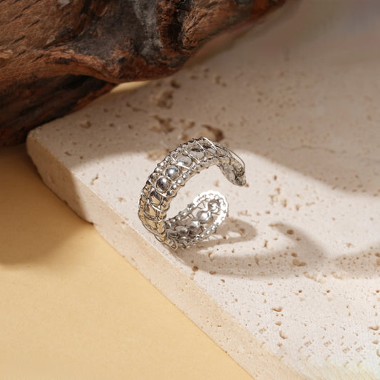 Bague ajustable argentée maillage sculptée