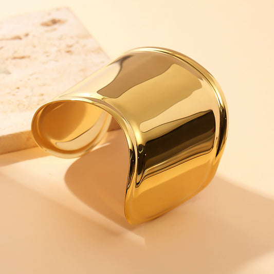 Bracelet manchette design minimaliste épaisse effet miroir
