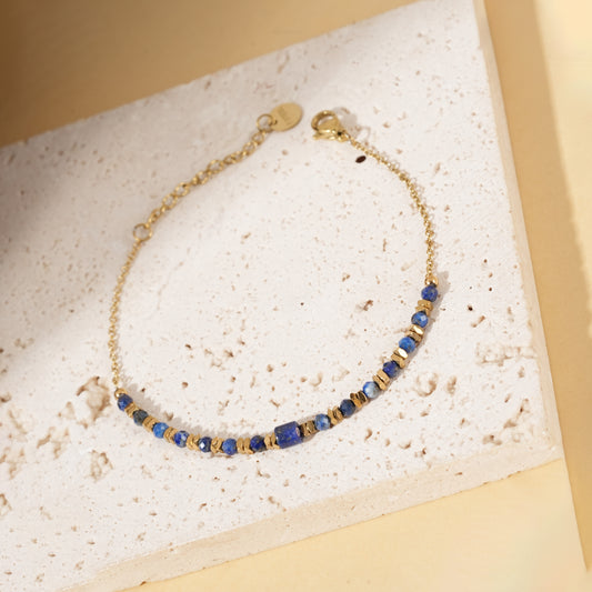 Bracelet doré chaîne fine pierres lapis lazuli pierre centrale ovale