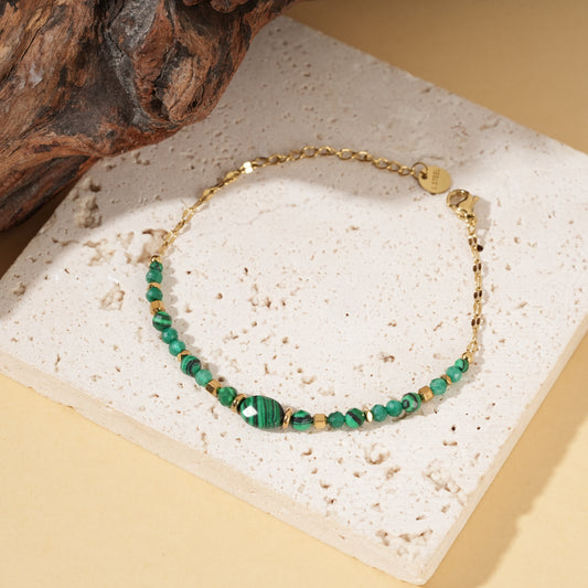 Bracelet doré chaîne fine pierres malachite synthétique pierre centrale ovale