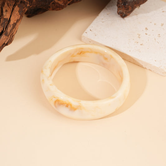 Bracelet jonc résine beige rond