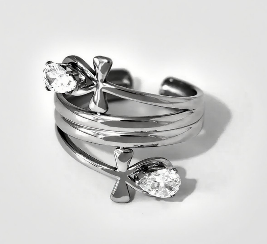 Bague semi épaisse argentée ajustable ornement fleurs avec strass gouttes