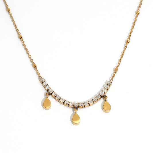 Collier doré chaîne fine avec rangée de strass 3 pampilles gouttes lisses
