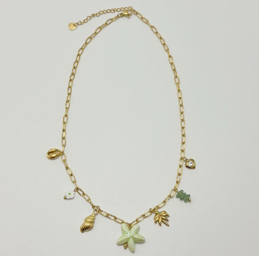Collier chaîne dorée breloques de la mer couleur vert