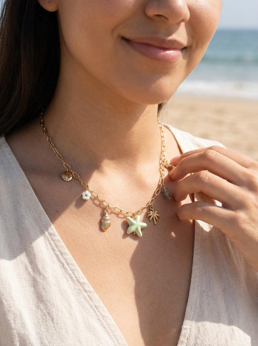 Collier chaîne dorée breloques de la mer couleur vert