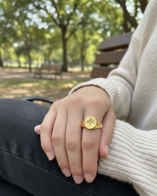 Bague à médaille étoile avec anneau martelé