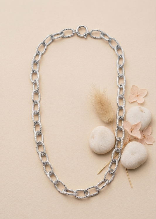 Collier chaîne à maillons ovales texturés effet torsadé