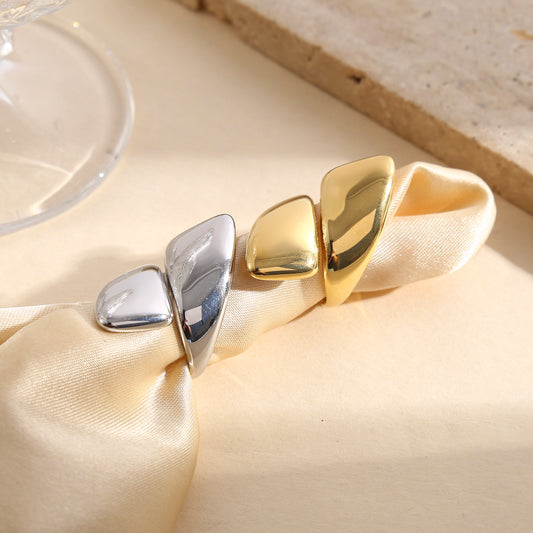 Bague argentée ajustable ouverture avant asymétrique