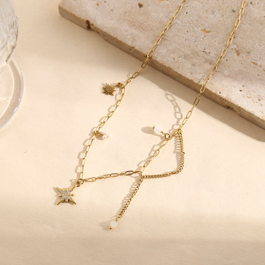 Collier doré maillons pendentif étoile strassée, petites perles et chaîne pendante