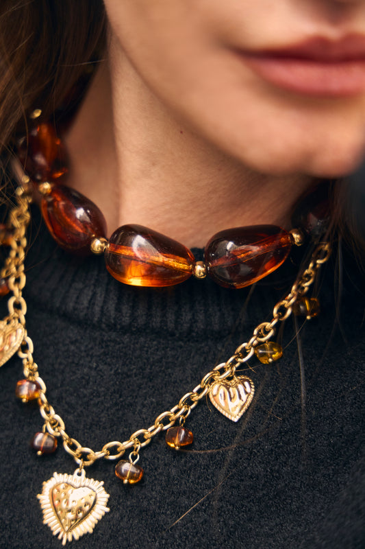 Collier doré résine ambrée translucide marbrée formes arrondies