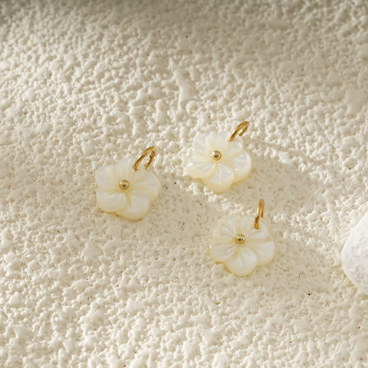 Lot de 3 Pendentifs Fleur Nacrée et Doré