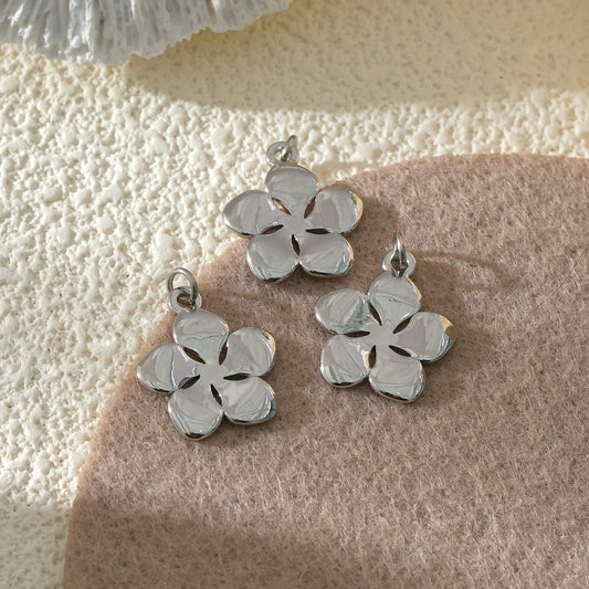 Lot de 3 Pendentifs Fleur Argentée Ajourée