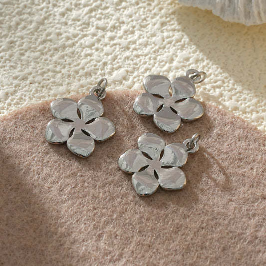 Lot de 3 Pendentifs Fleur Argentée Ajourée