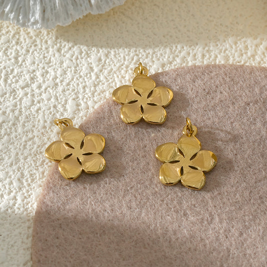Lot de 3 Pendentifs Fleur Dorée Ajourée