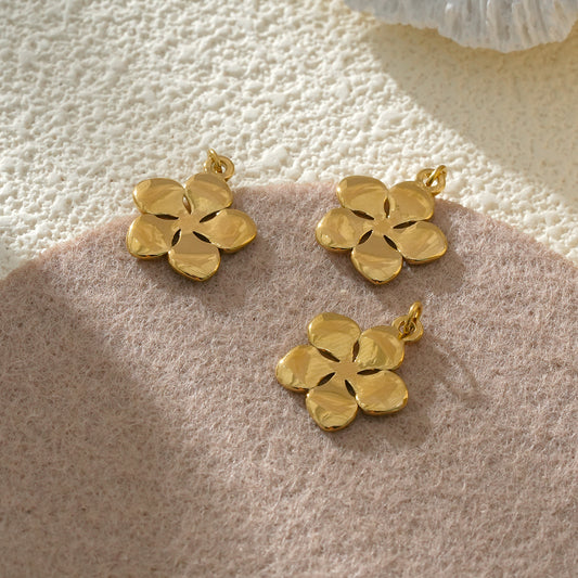 Lot de 3 Pendentifs Fleur Dorée Ajourée