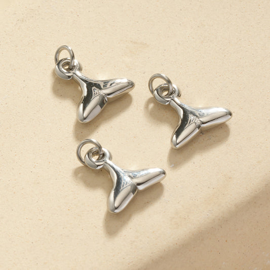 Lot de 3 pendentifs queue de poisson argentés