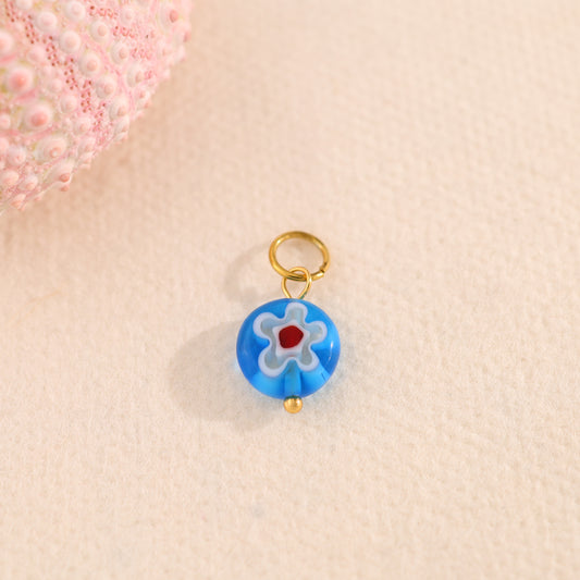 Lot de 3 pendentifs fleur blanche sur fond bleu