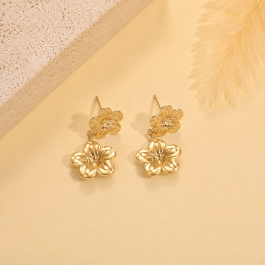 Boucles d'oreilles mini fleurs pendantes