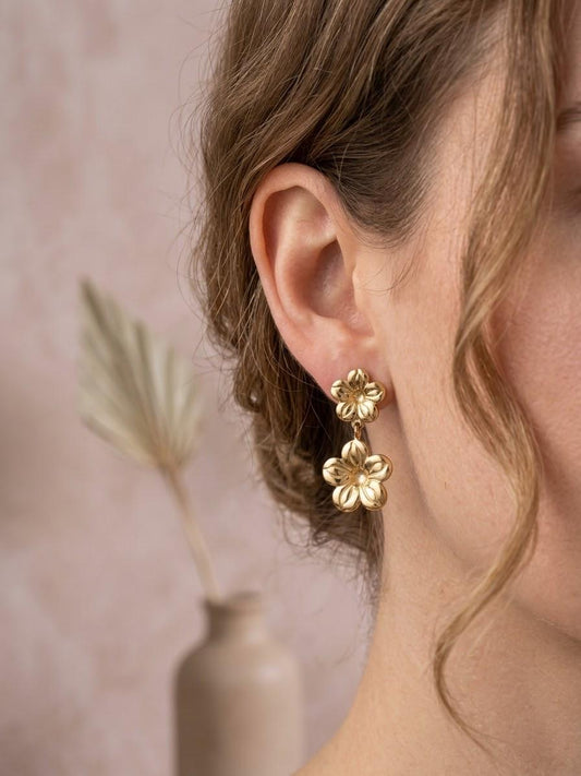 Boucles d'oreilles mini fleurs pendantes