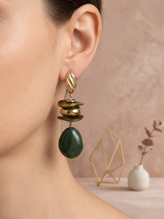 Boucles pendantes dorés et résines