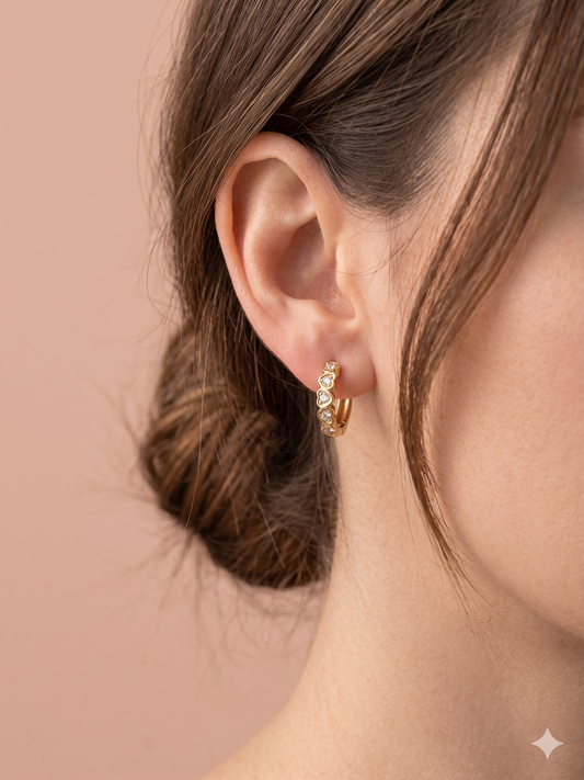 Boucles d'oreilles créoles mini cœurs en strass