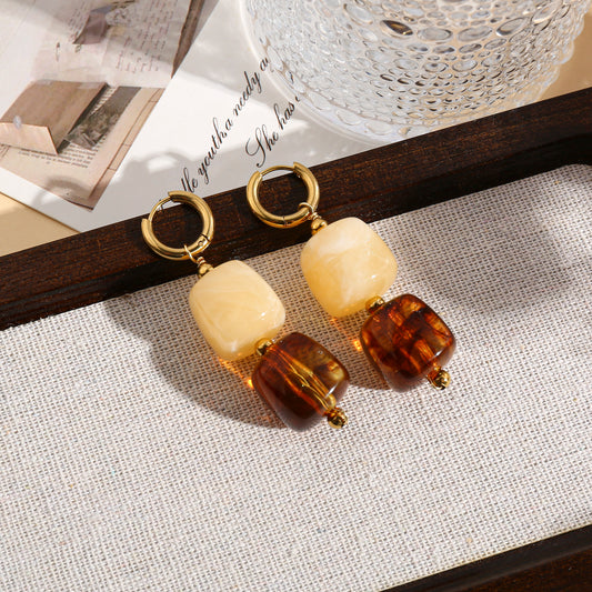 Boucles d'oreilles mini créoles double cubes acryliques colorés