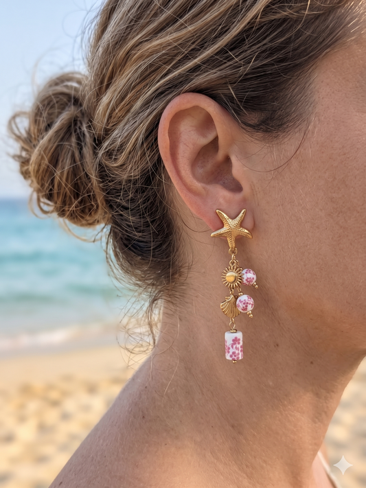 Boucles d’oreilles dorées étoile de mer et perles porcelaine rose