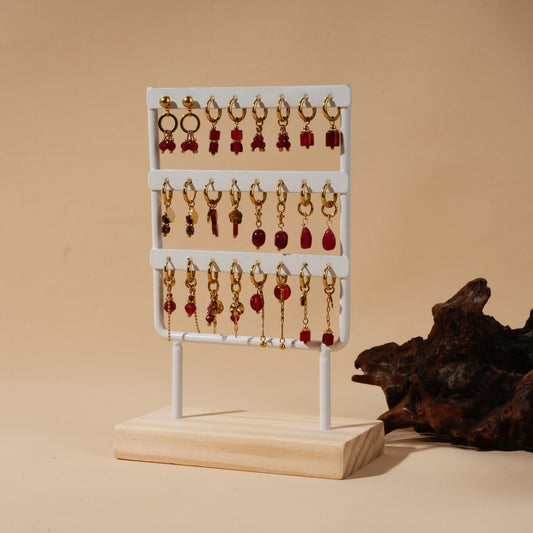 Lot de 12 paires de boucles d'oreilles dorées pierres rouges