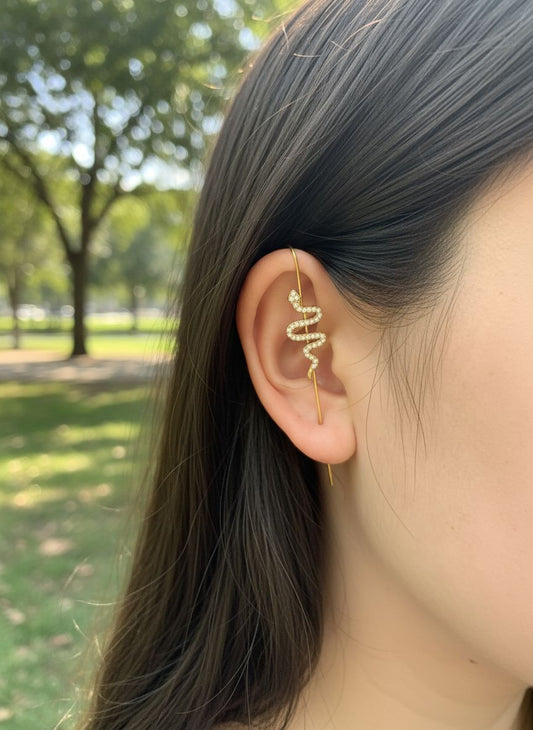 Bijou d'oreille à motif serpent en strass