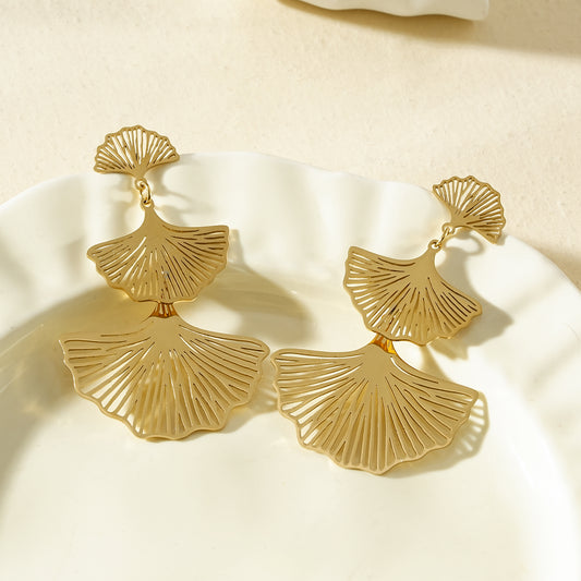 Boucles d’oreilles dorées triples Ginkgo ajourées et pavées
