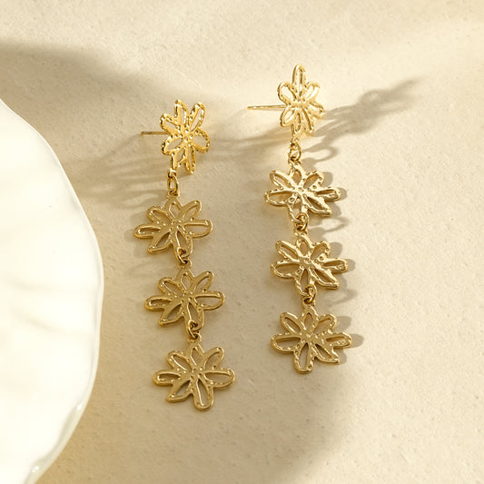 Boucles d'oreilles dorées 4 fleurs ajourées traits martelés