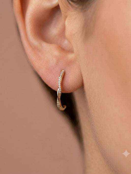 Boucle d'oreille unique lobe grimpante torsadée sertie de strass