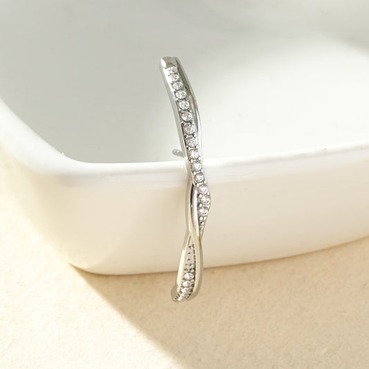 Boucle d'oreille unique lobe grimpante torsadée sertie de strass