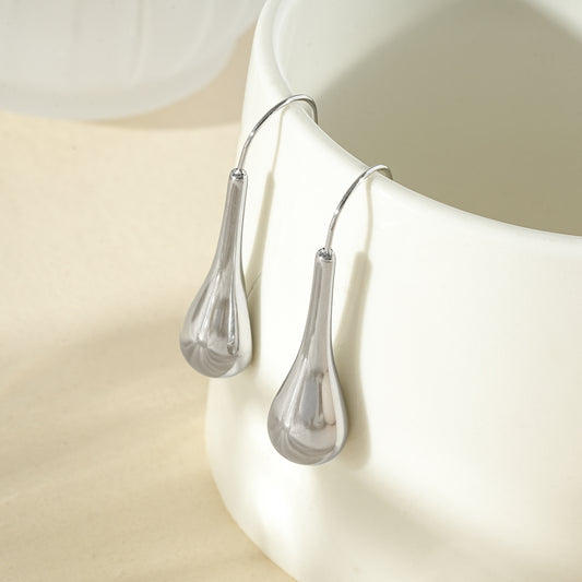 Boucles pendantes goutte allongée dorée