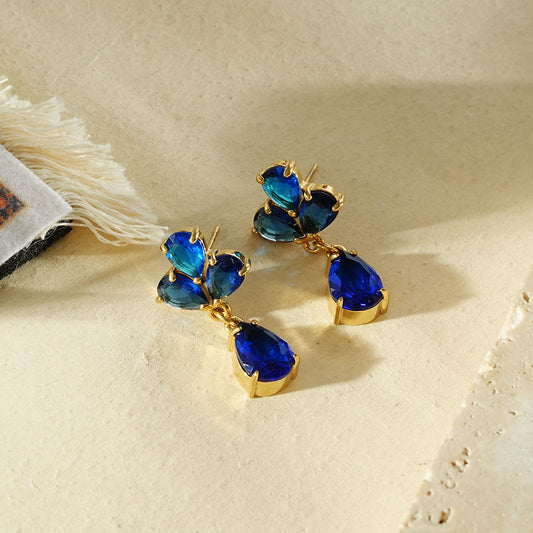 Boucles pendantes cristal serties