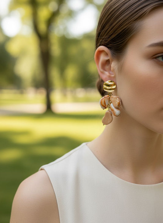 Boucles d’oreilles dorées pendantes pierres marbrées