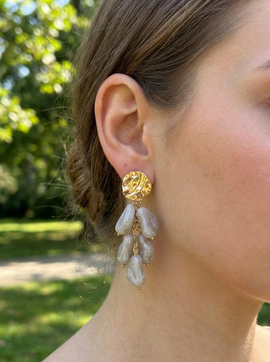Boucles d’oreilles dorées pendantes pierres marbrées