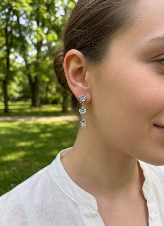 Boucles d'oreilles avec 3 petites fleurs texturées