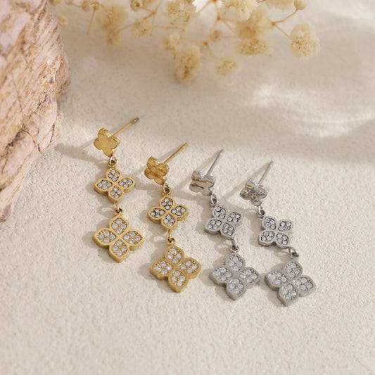 Boucles d'oreilles trèfles à quatre pétales strassés pendantes