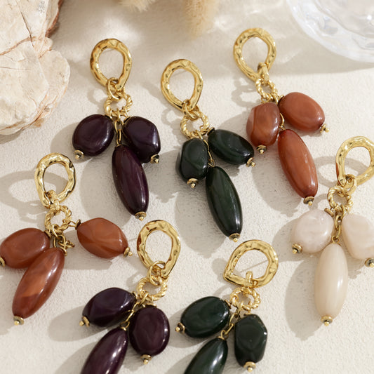 Boucles d'oreilles pendantes anneau martelé résine
