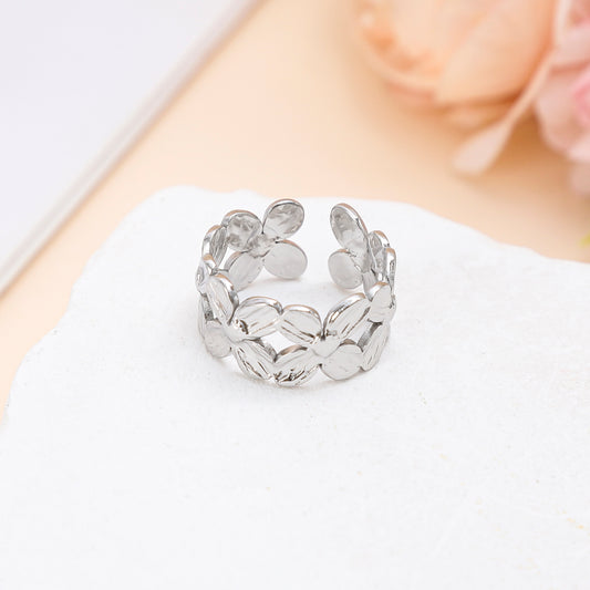 Bague ouverte ajustable à fleurs sculptées