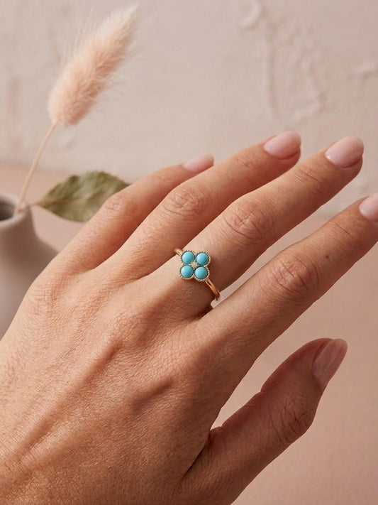 Bague fleur sertis quatre pétales