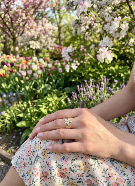Bague ajustable à fleurs entrelacées