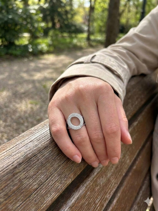 Bague ajustable de 2 anneaux ornée d'ovale en strass