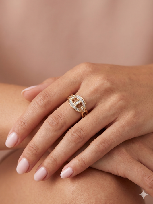 Bague dorée ouverte œil élégant pavé de zircons
