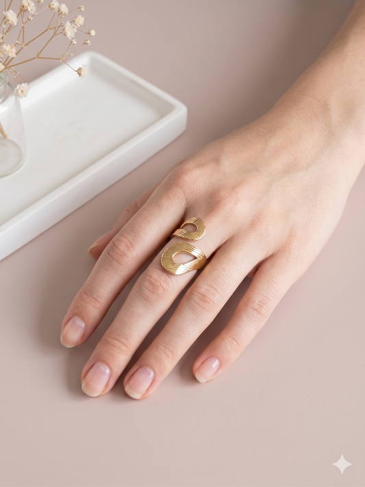 Bague ajustable dorée calin texturée